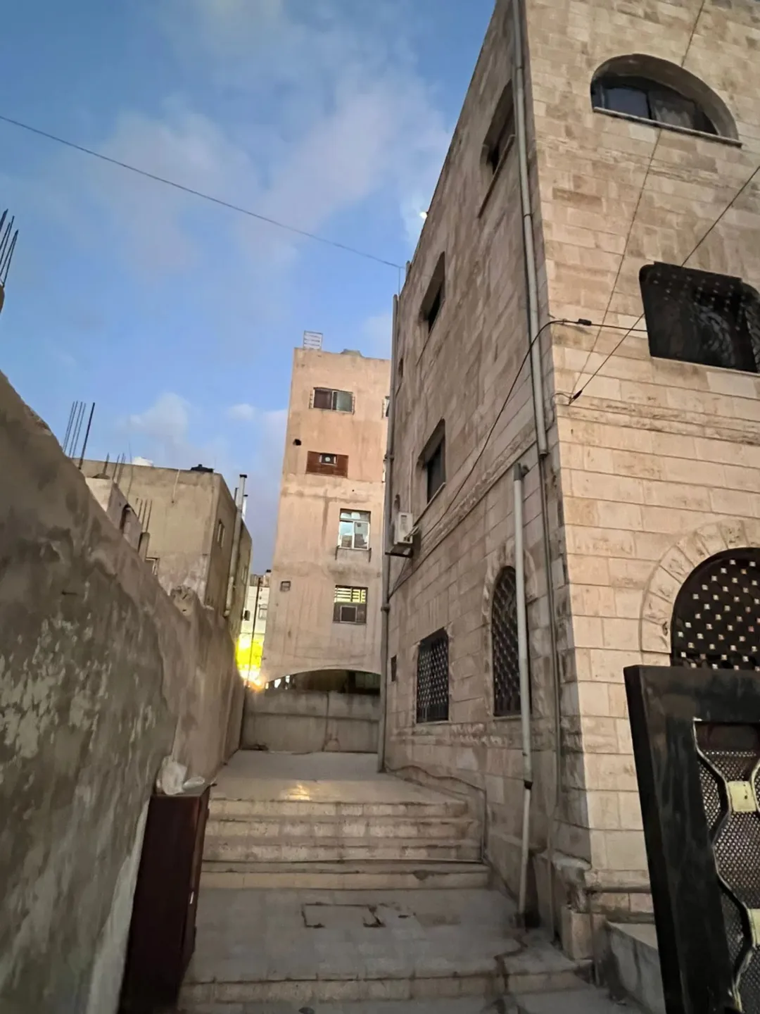 عمارة للبيع بسعر مغري جدآ