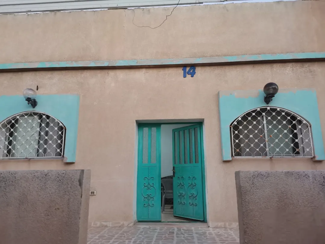 منزل البيع..تواصل على رقم .. موقع مميز..على ثلاثة شوارع… جميع الخدمات متوفره.. قابل للتفاوض