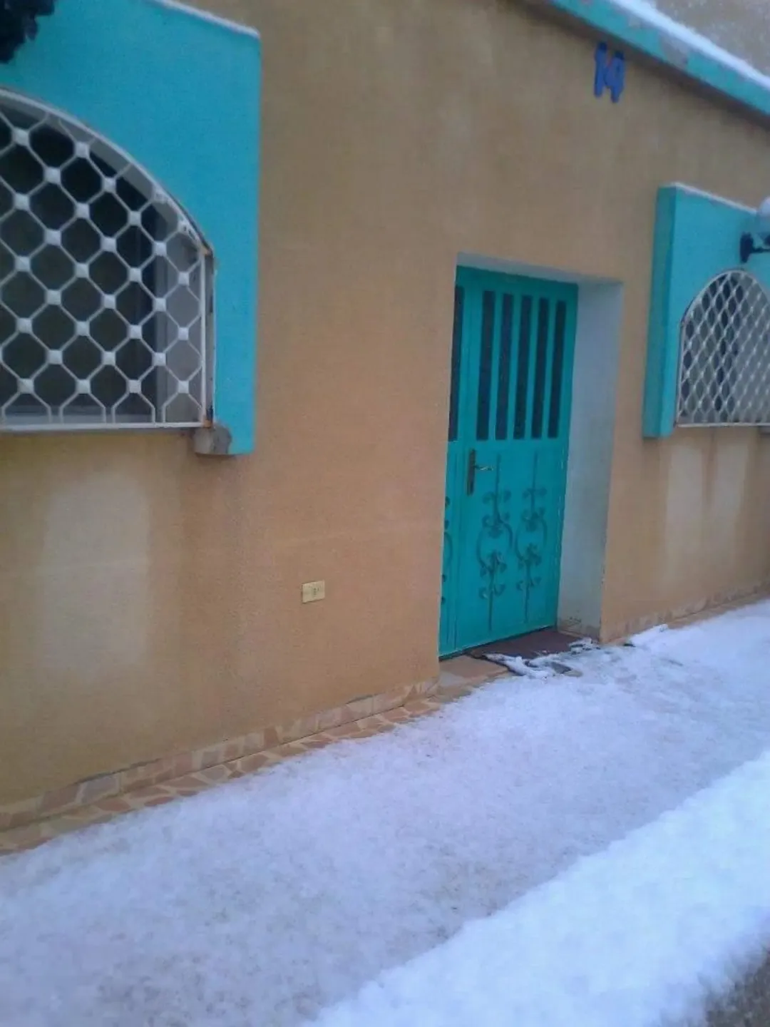 منزل البيع..تواصل على رقم .. موقع مميز..على ثلاثة شوارع… جميع الخدمات متوفره.. قابل للتفاوض