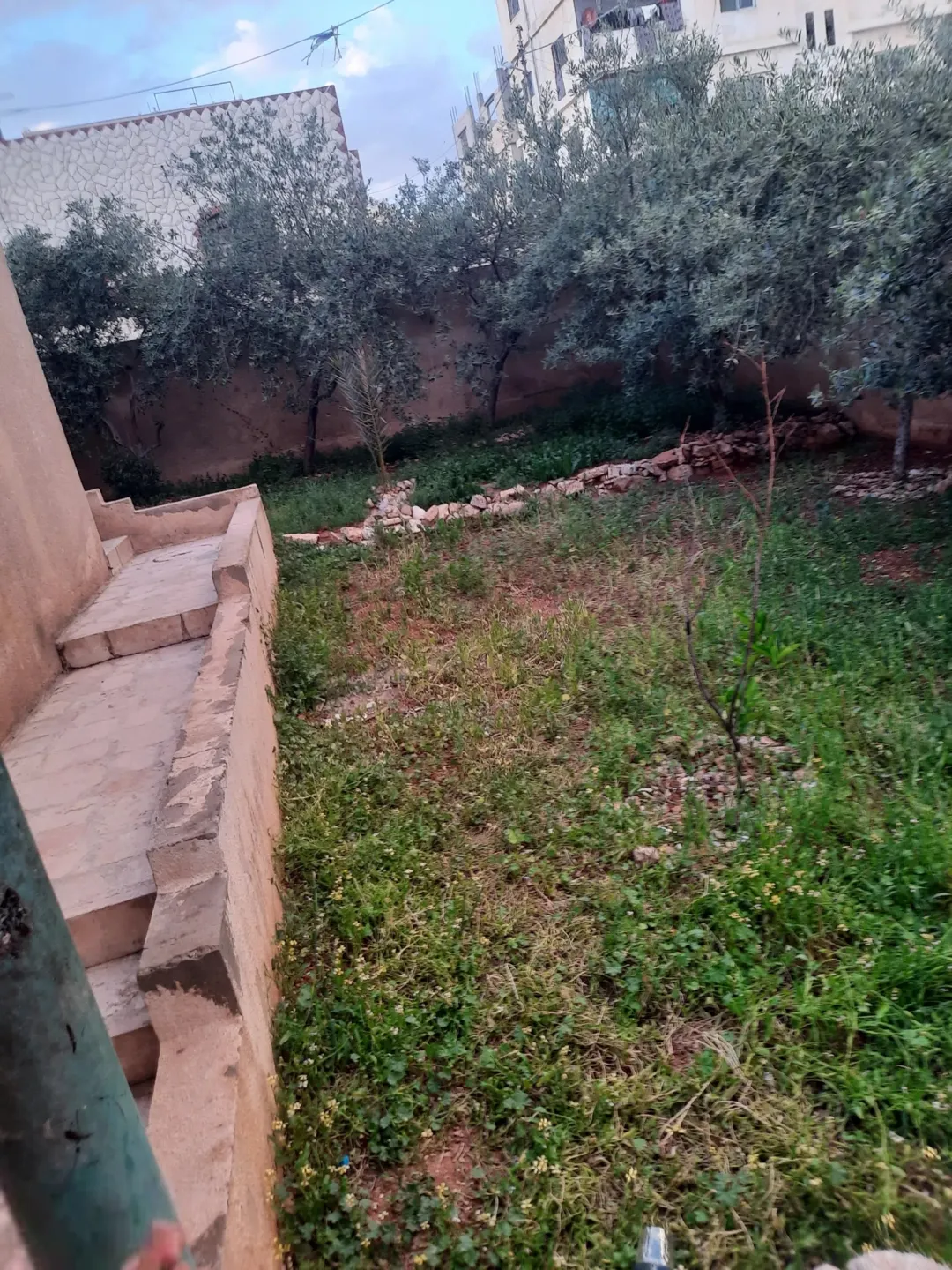 منزل البيع..تواصل على رقم .. موقع مميز..على ثلاثة شوارع… جميع الخدمات متوفره.. قابل للتفاوض