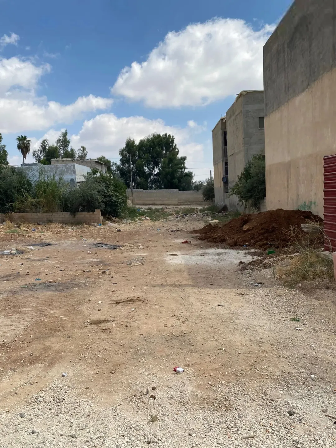 ارض للبيع (عين الباشا – حي الفروسية)