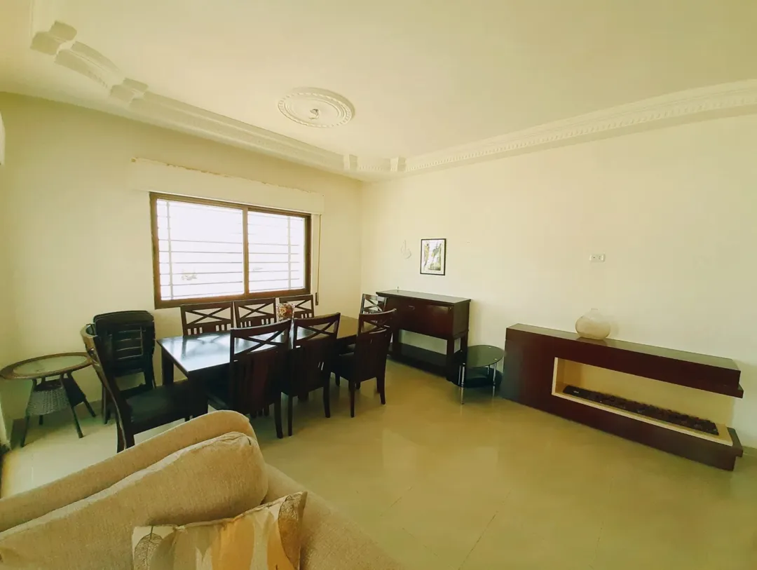 شقة مفروشة ساحرة للإيجار في موقع استثنائي بالقرب من مدارس النظم الفنلندية والجامعة الأردنية
