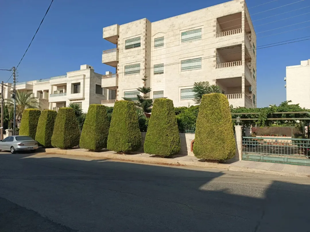 عمارة سكنية فاخرة للبيع في البنيات – عمان