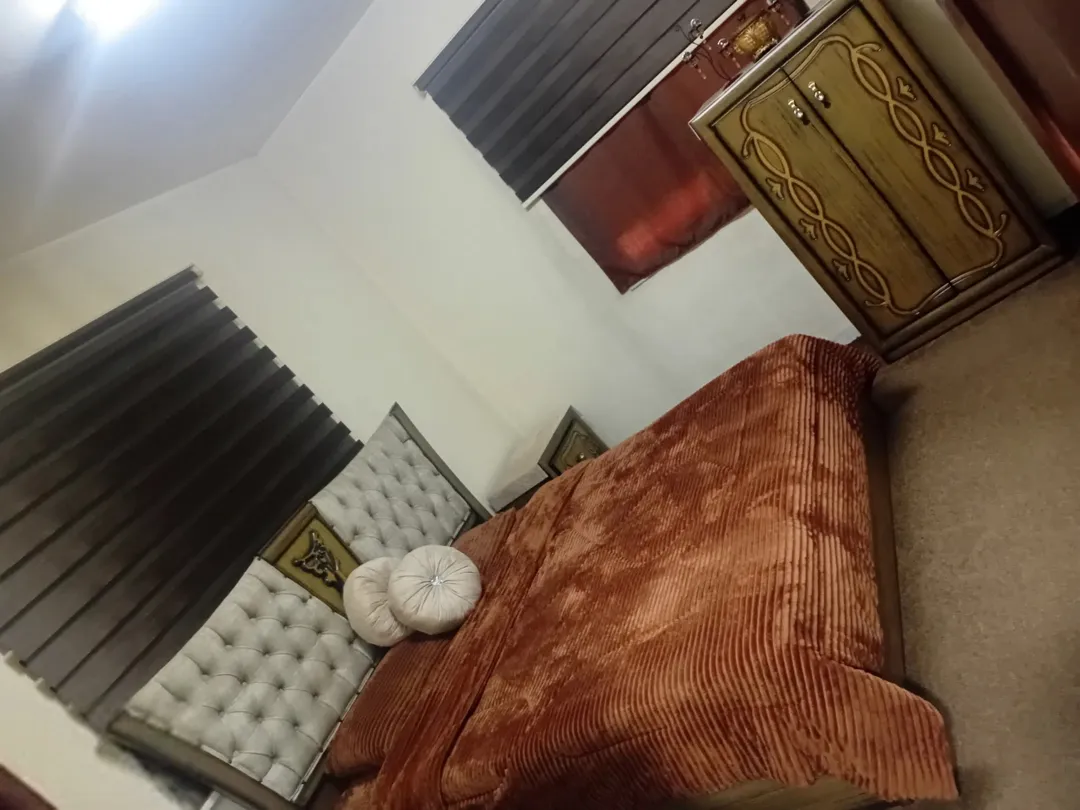 شقة فاخرة للبيع في المنارة شارع العلاء