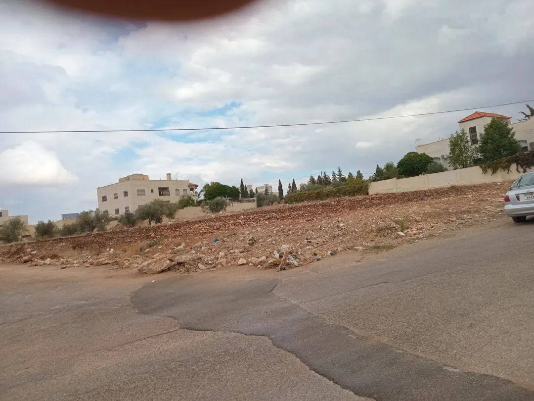 أرض سكنية مميزة للبيع في منطقة الفلل