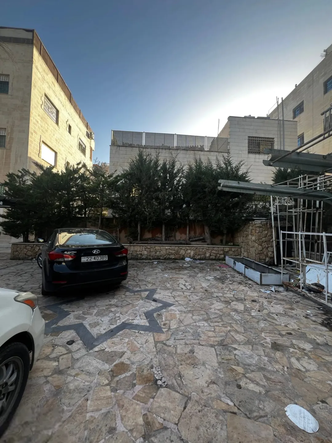 عمارة سكنية مع قطعة أرض على شارعين فرصة استثمارية في الياسمين