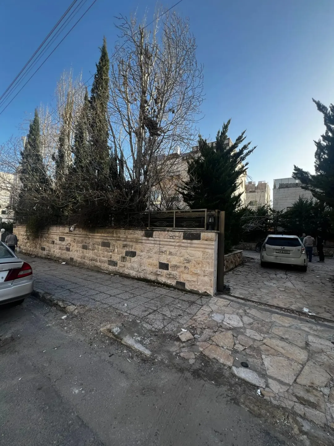 عمارة سكنية مع قطعة أرض على شارعين فرصة استثمارية في الياسمين