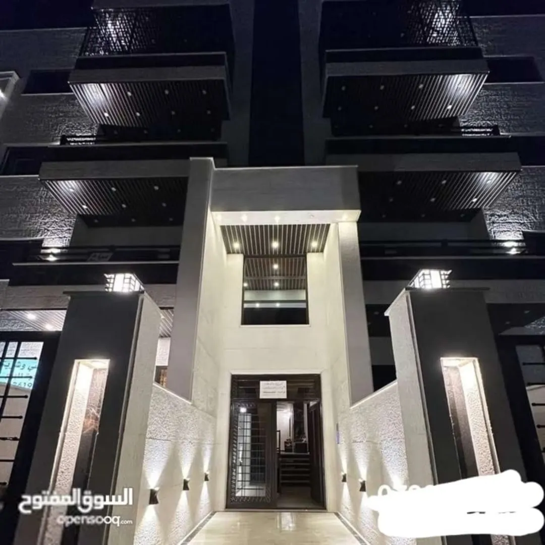 شقة شبة جديده مباشره 3 نوم وصاله وصالون و3 حمامات بسعر مناسب