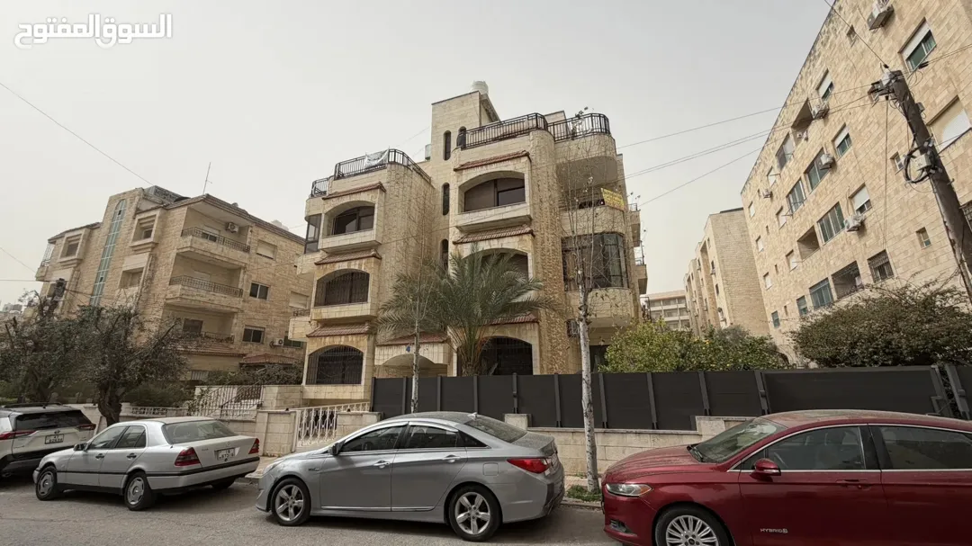 شقة فاخرة للبيع أو للإيجار في الجبيهة – خلف الجامعة الأردنية