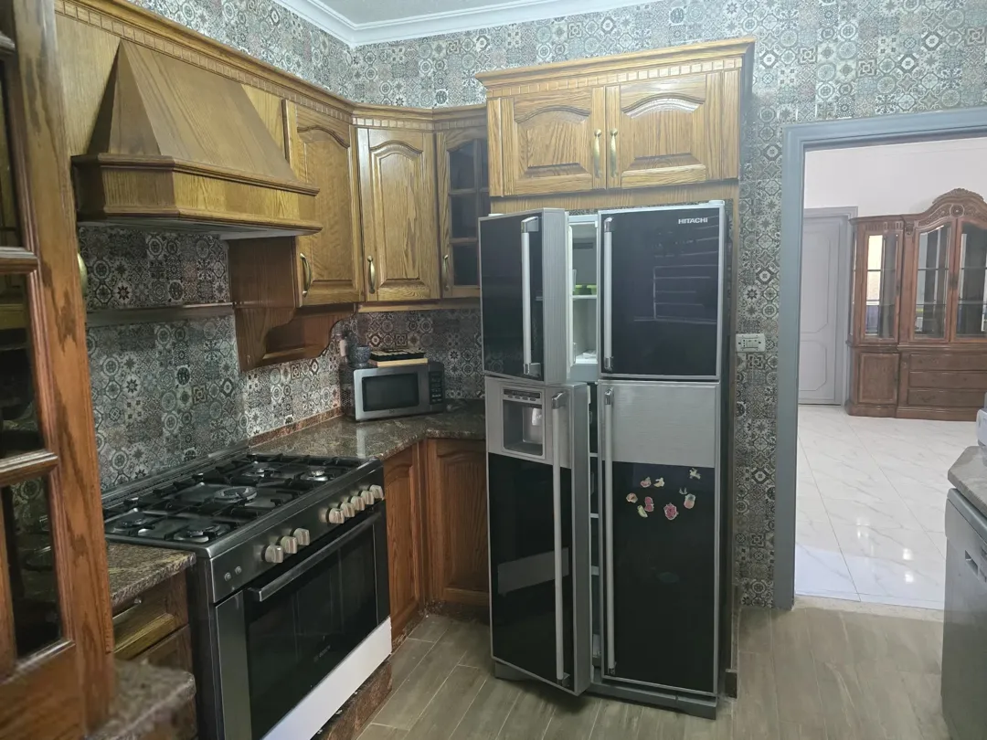 شقة أرضية مفروشة فاخرة في الجبيهة مدخل مستقل يشبه الفيلا للايجار | ID 734448