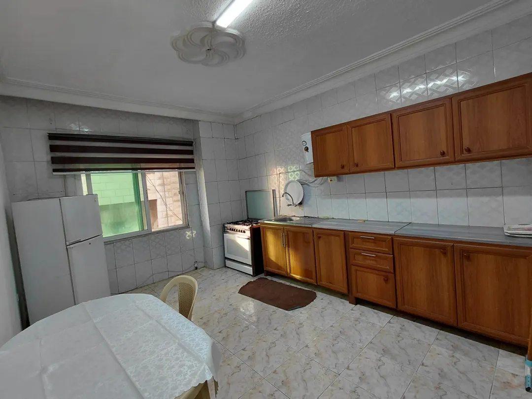 شقة مفروشة للايجار مباشرة جبل الحسين دوار عكا قرب دوار الداخليه ومشفى الأمل | ID 828901