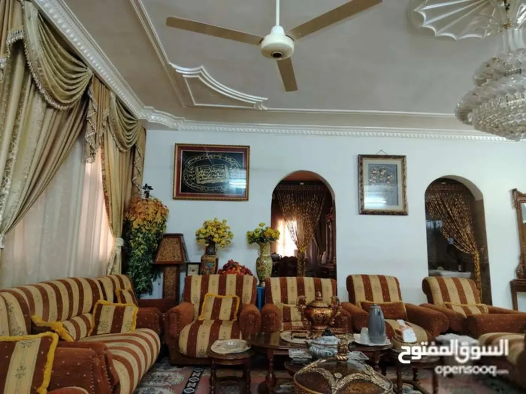 عمارة سكنية فاخرة من ثلاثة طوابق