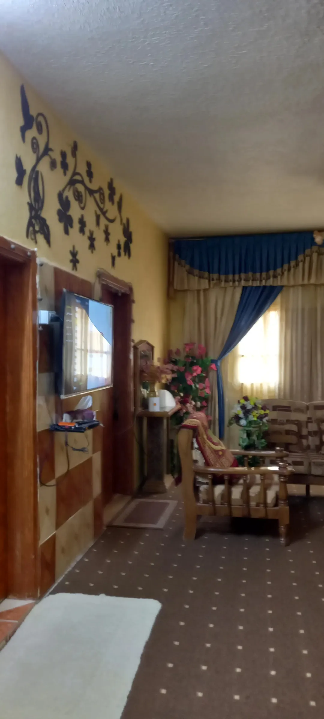 عمارة سكنية فاخرة من ثلاثة طوابق