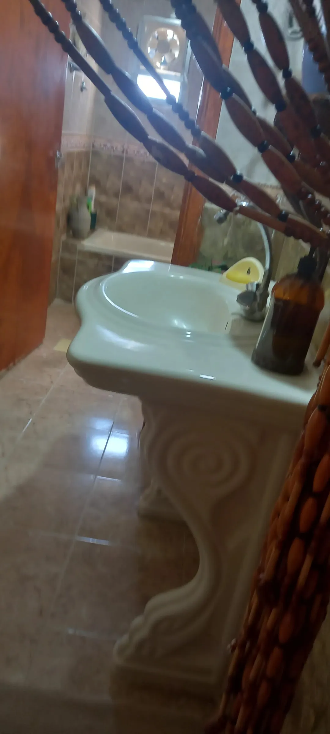 عمارة سكنية فاخرة من ثلاثة طوابق