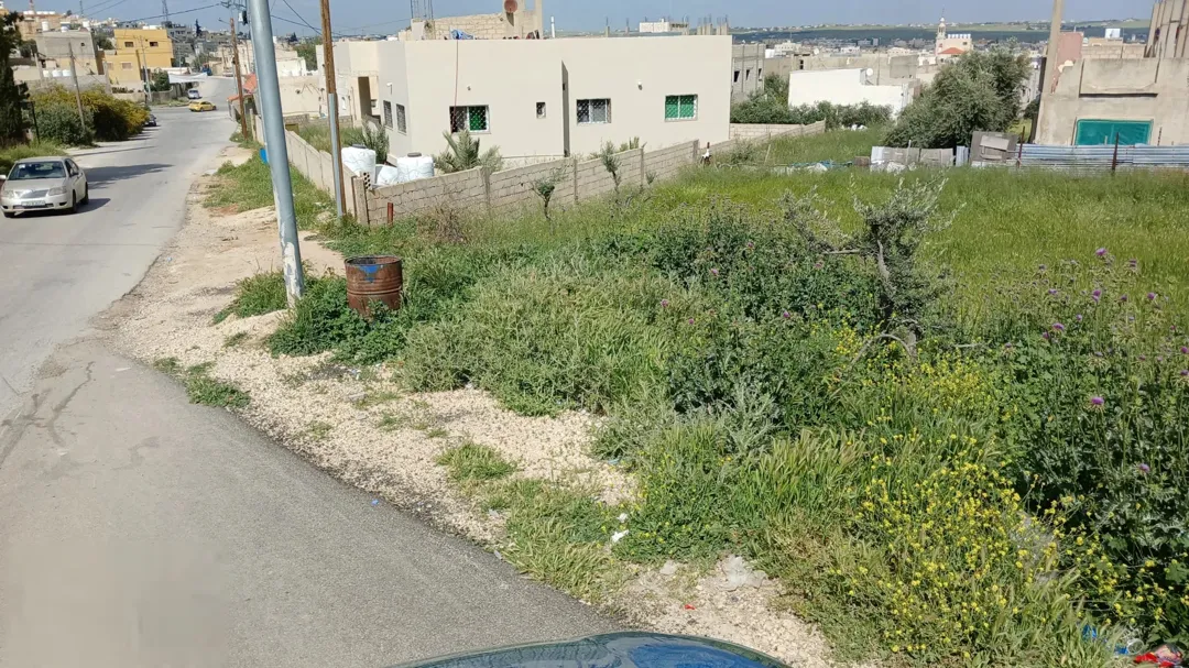 فرصة استثمارية مميزة: أرض تجارية في قلب مادبا