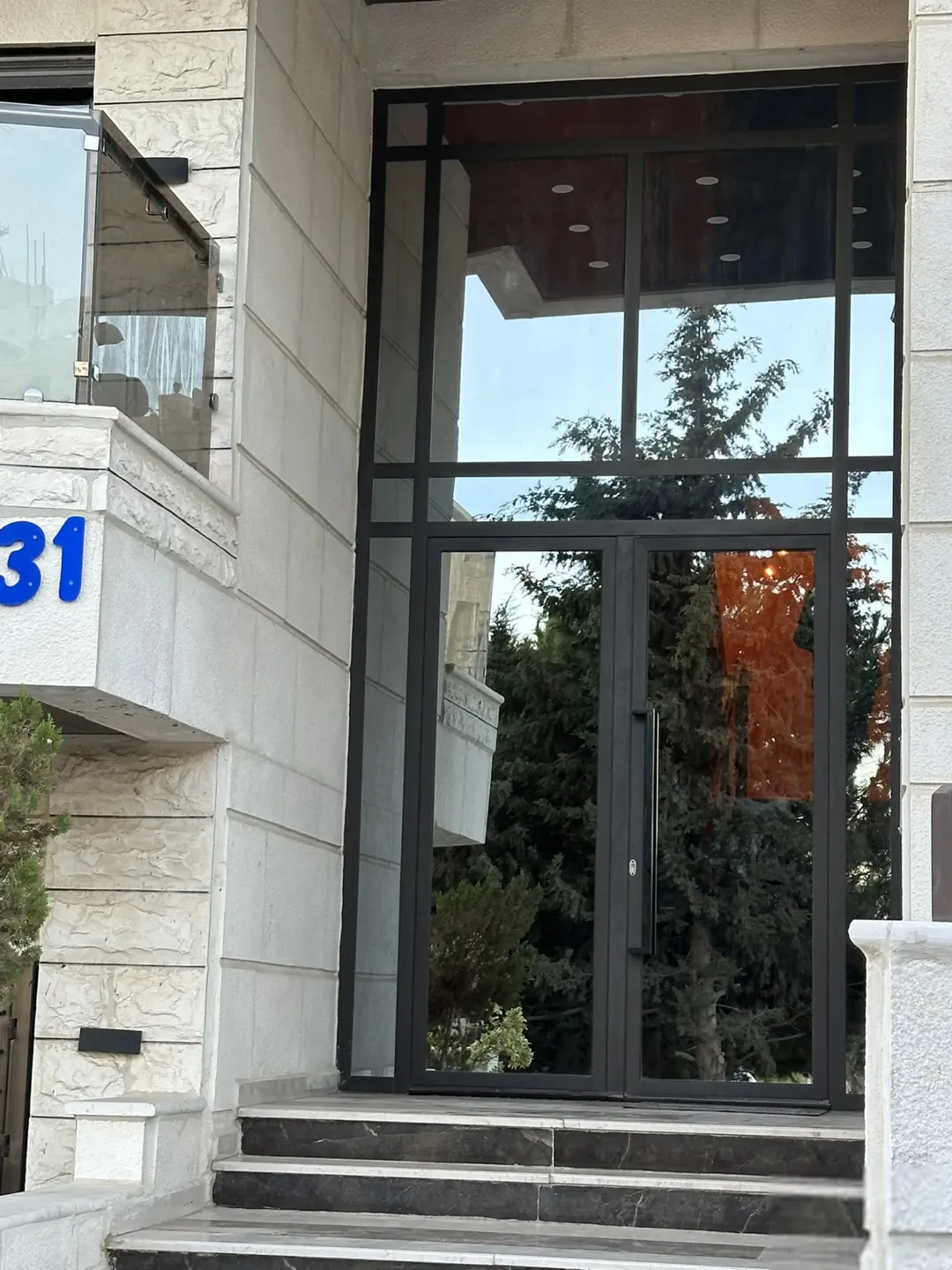 شقة فاخرة مفروشة بالكامل بتشطيبات سوبر ديلوكس