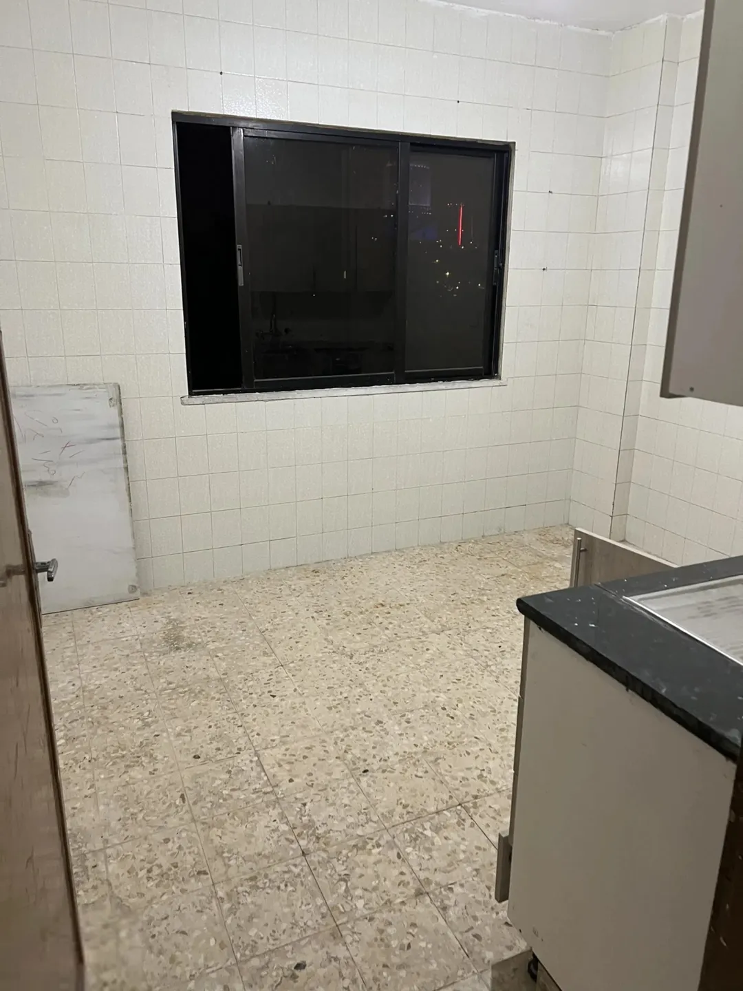 عماره للبيع في الجبل الاخضر (11)شقه موقع مميز
