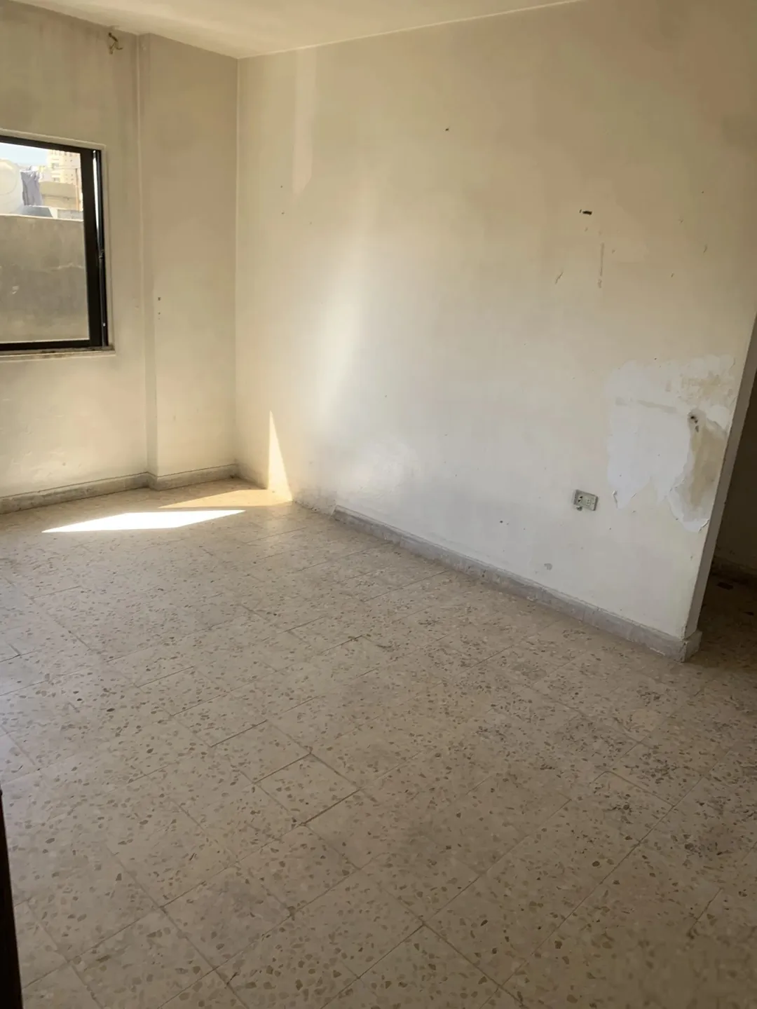 عماره للبيع في الجبل الاخضر (11)شقه موقع مميز