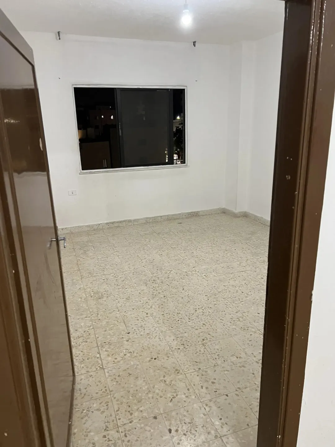 عماره للبيع في الجبل الاخضر (11)شقه موقع مميز