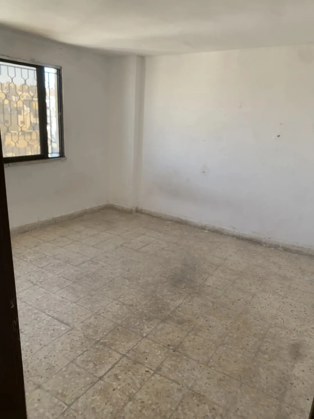 عماره للبيع في الجبل الاخضر (11)شقه موقع مميز