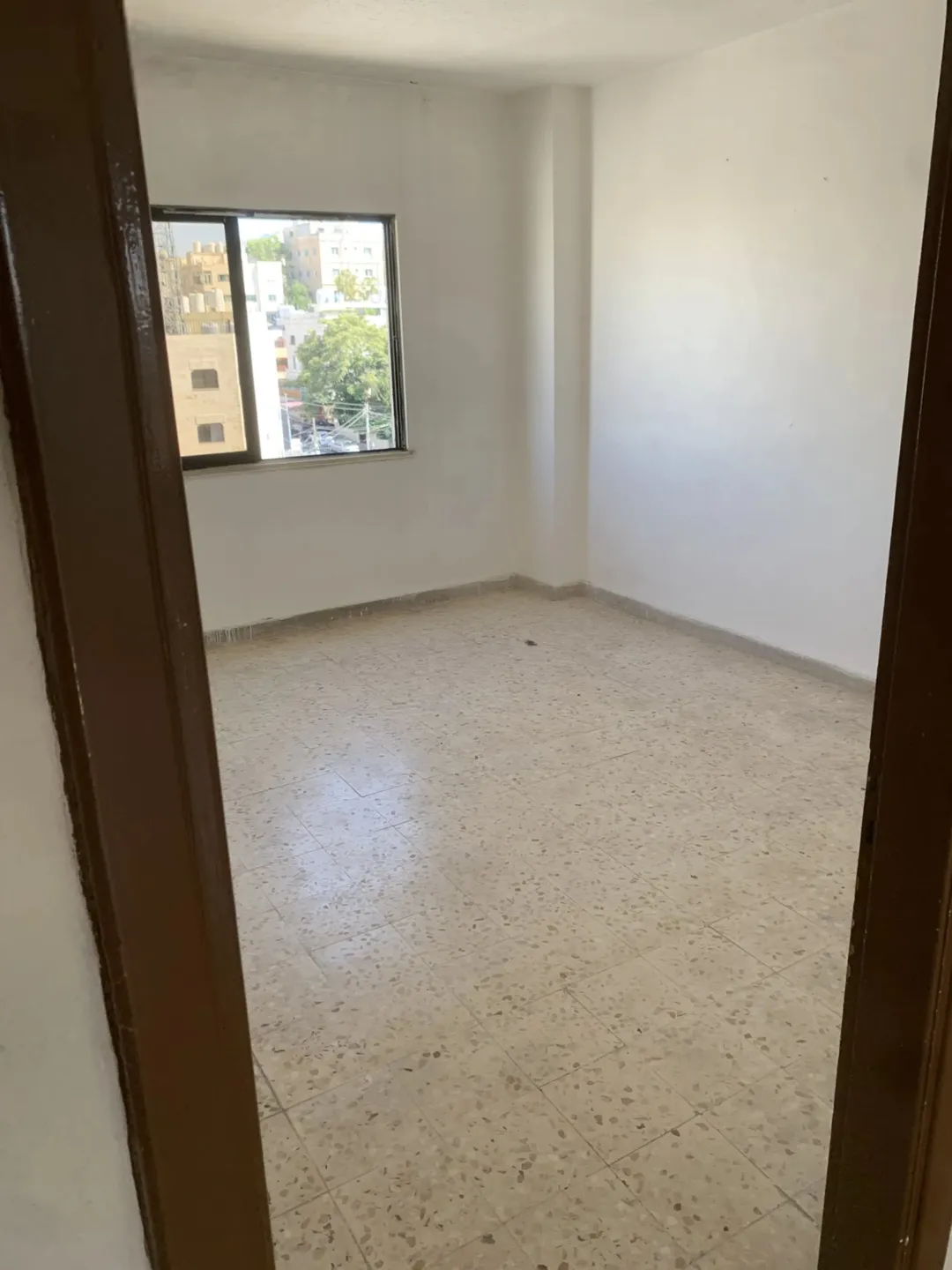 عماره للبيع في الجبل الاخضر (11)شقه موقع مميز
