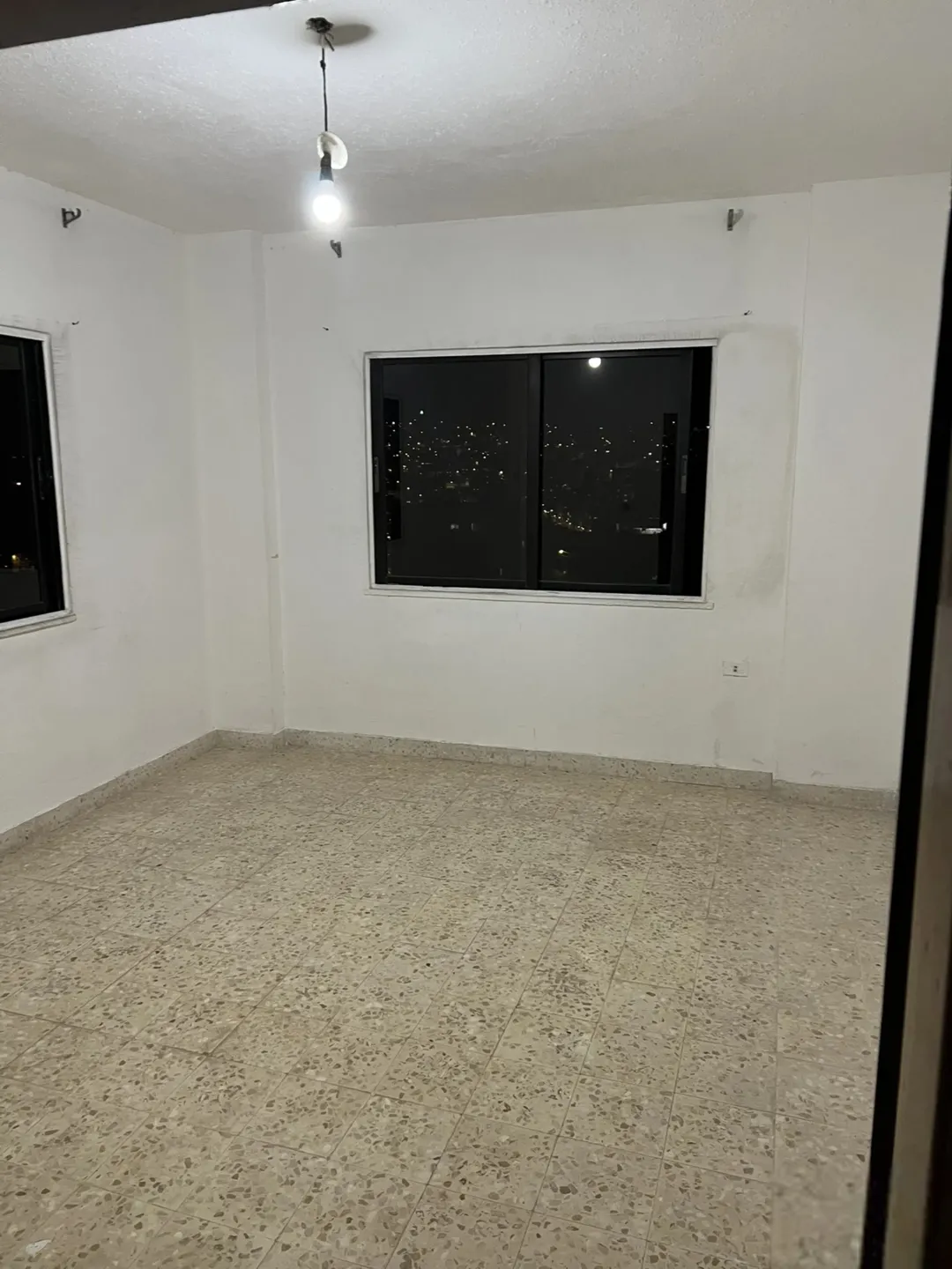 عماره للبيع في الجبل الاخضر (11)شقه موقع مميز