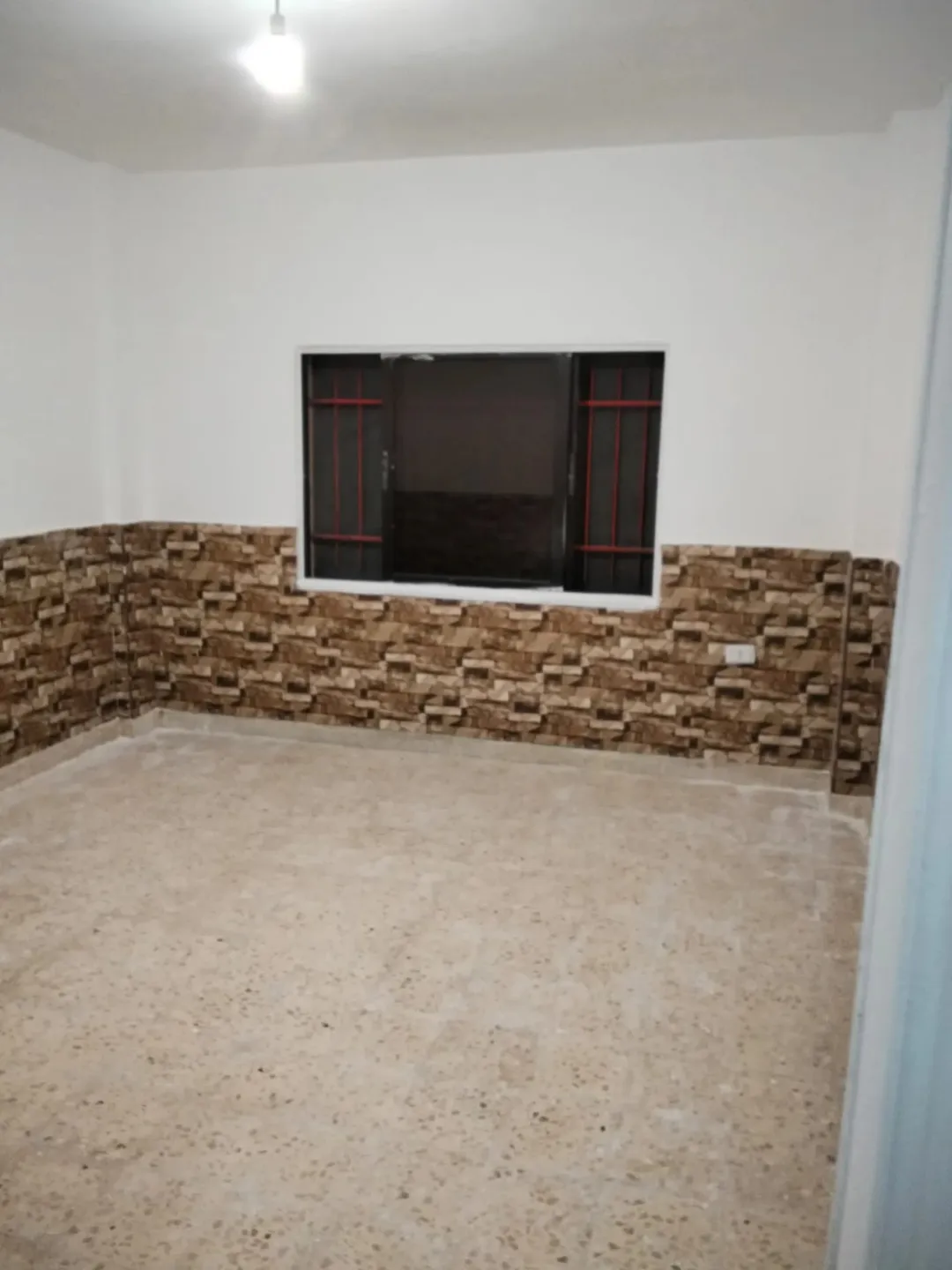 عماره للبيع في الجبل الاخضر (11)شقه موقع مميز
