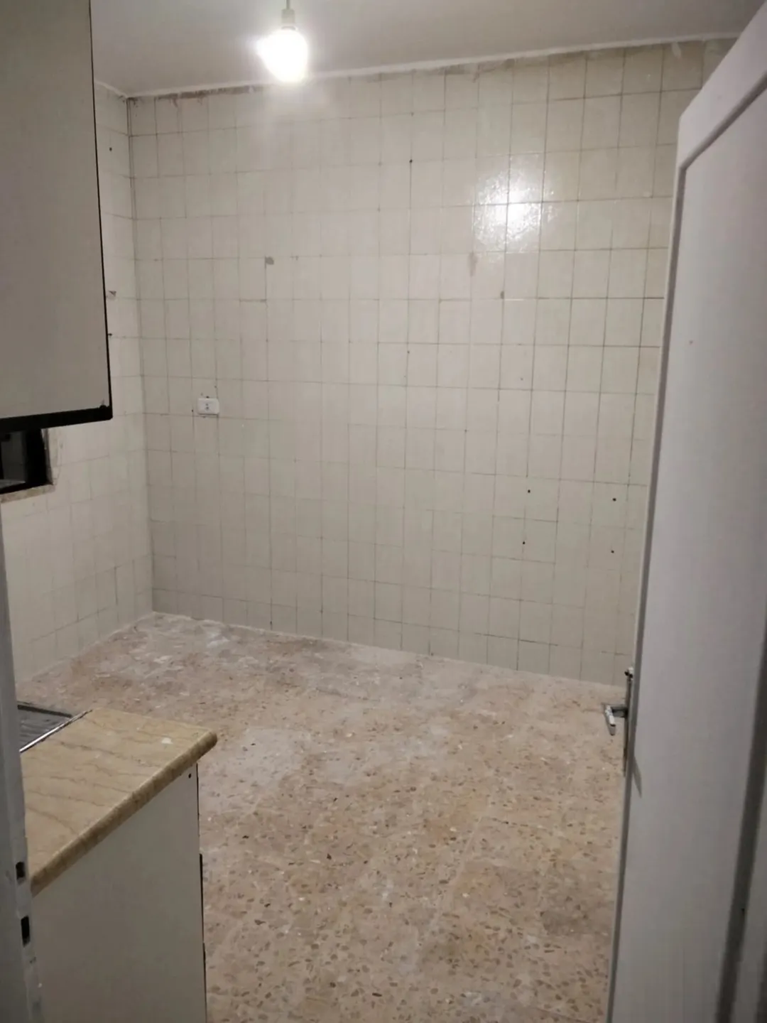 عماره للبيع في الجبل الاخضر (11)شقه موقع مميز