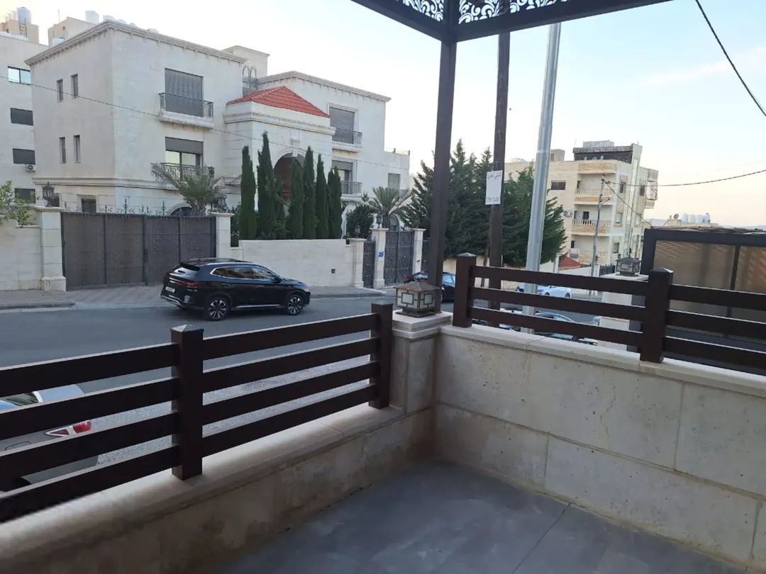 شقة فاخرة في قلب ضاحية الرشيد فرصة استثمارية مميزة