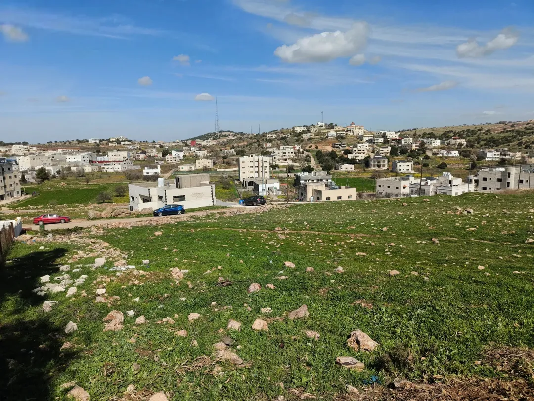 قطعة أرض سكنية للبيع في عبين – عجلون