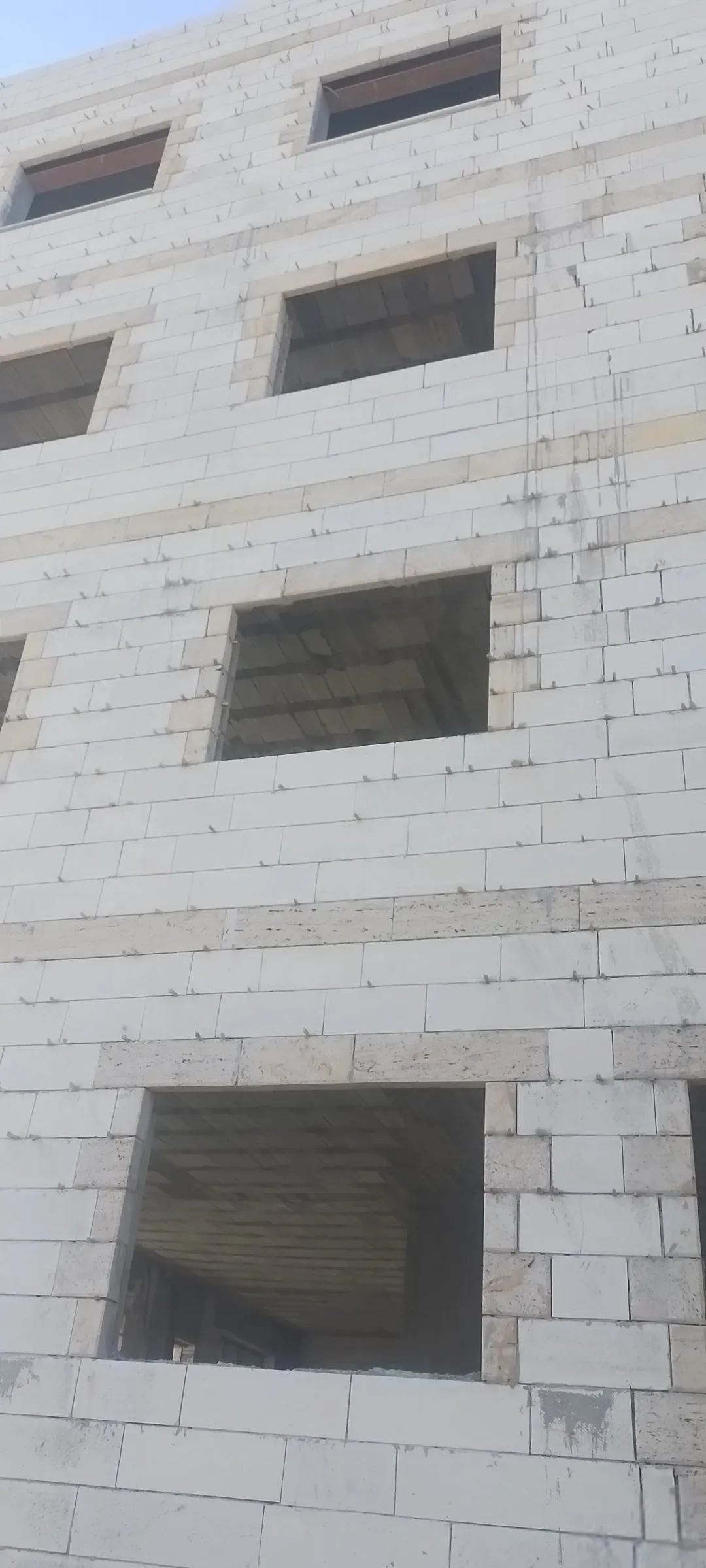 عمارة سكنية مع قطعة أرض للبيع في ماركا – عمان