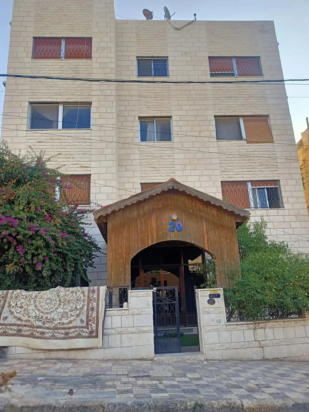 عمارة استثمارية للبيع في ضاحية الأمير حسن – عمان