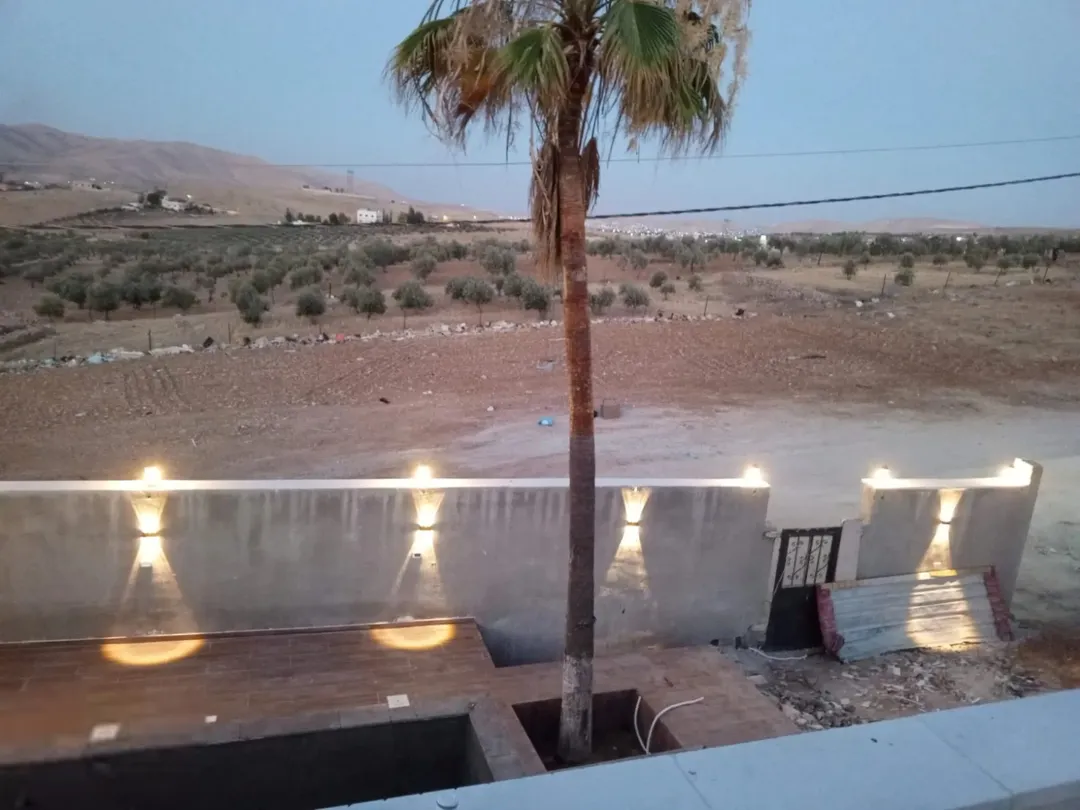 فيلا طابقين للبيع في الزرقاء – بيرين