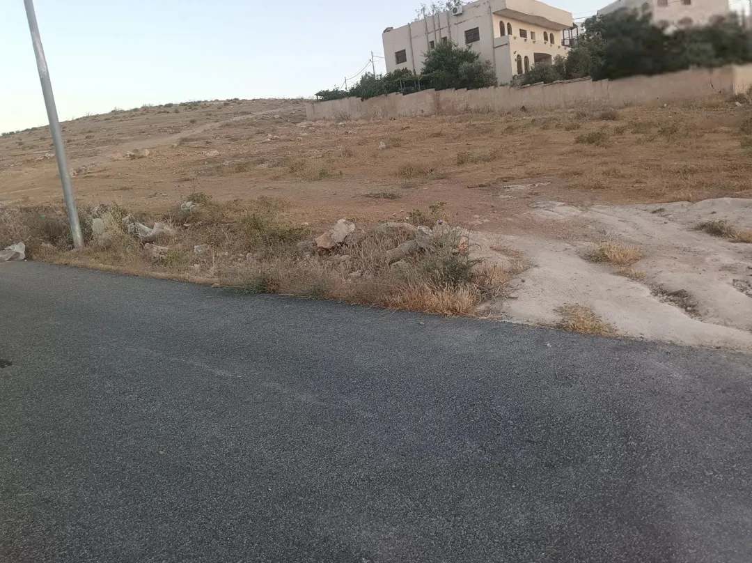 أرض سكنية للبيع في أبو علندا الشرقية