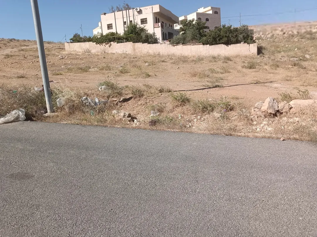 أرض سكنية للبيع في أبو علندا الشرقية