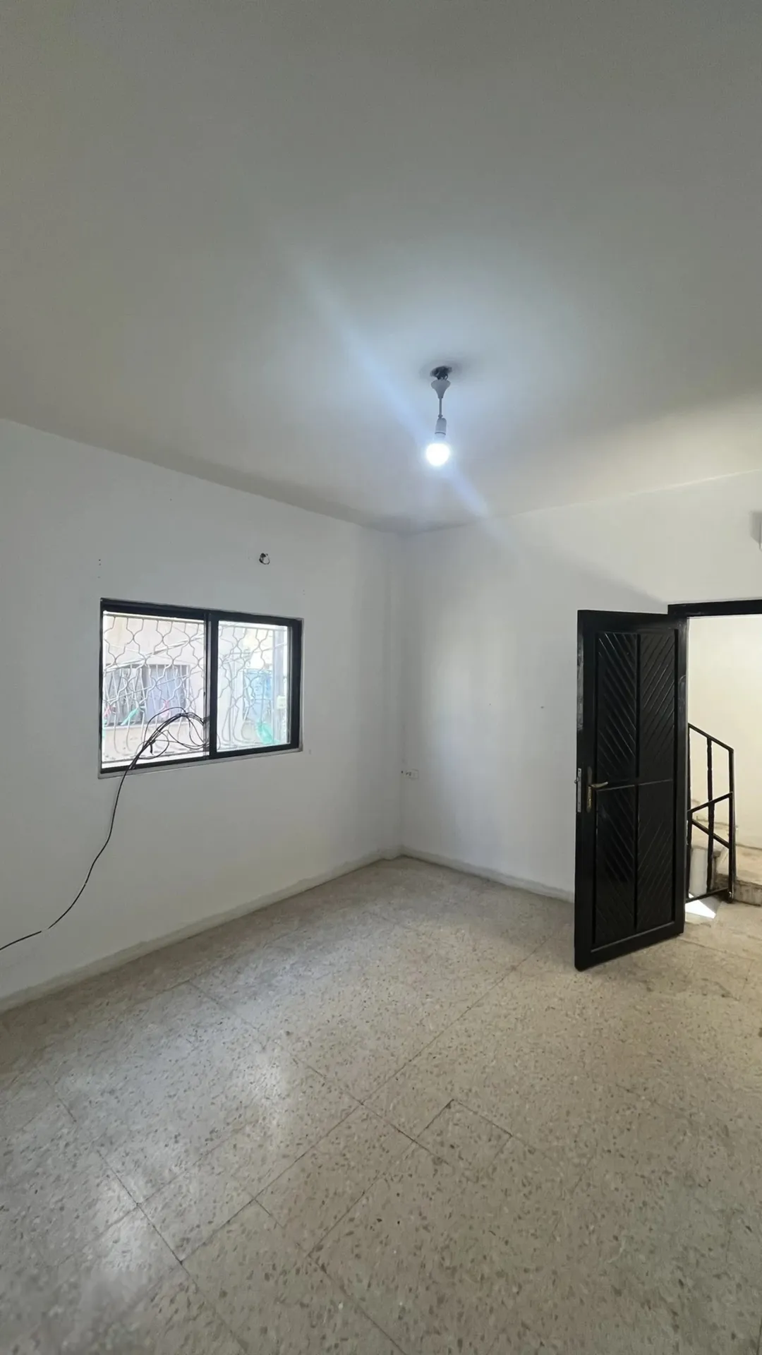 عمارة سكنية كاملة للبيع في الزرقاء – موقع استراتيجي