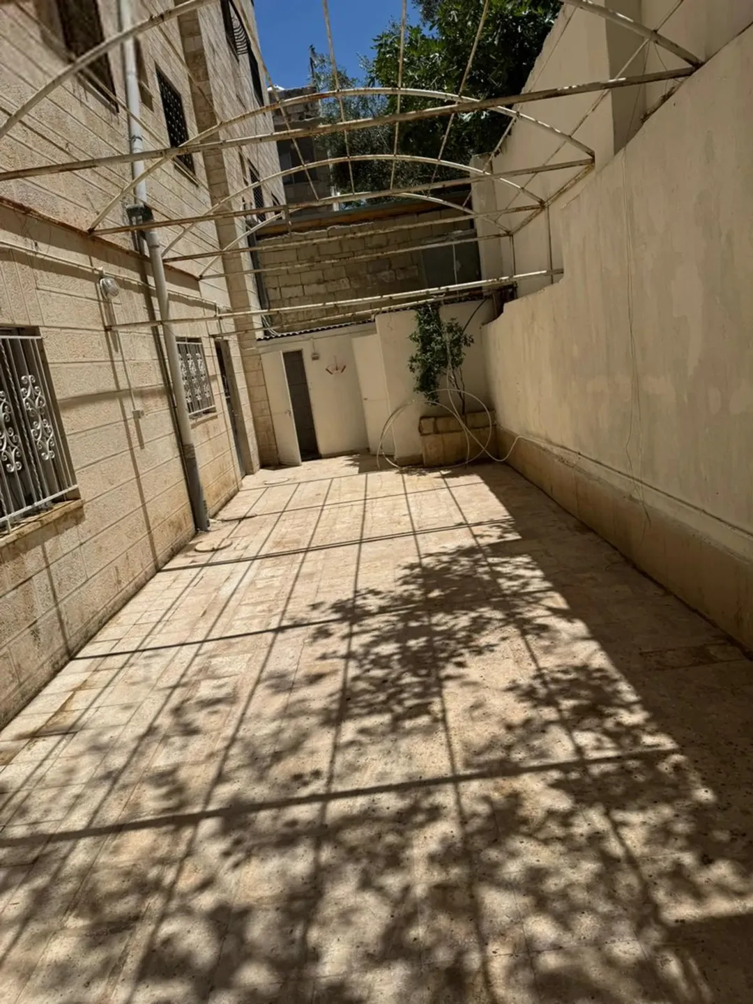 شقة للبيع في جبل الحسين