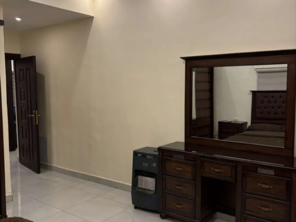 شقة عائلية فاخرة بالقرب من مستشفى الإسلامي – عمان الاردن