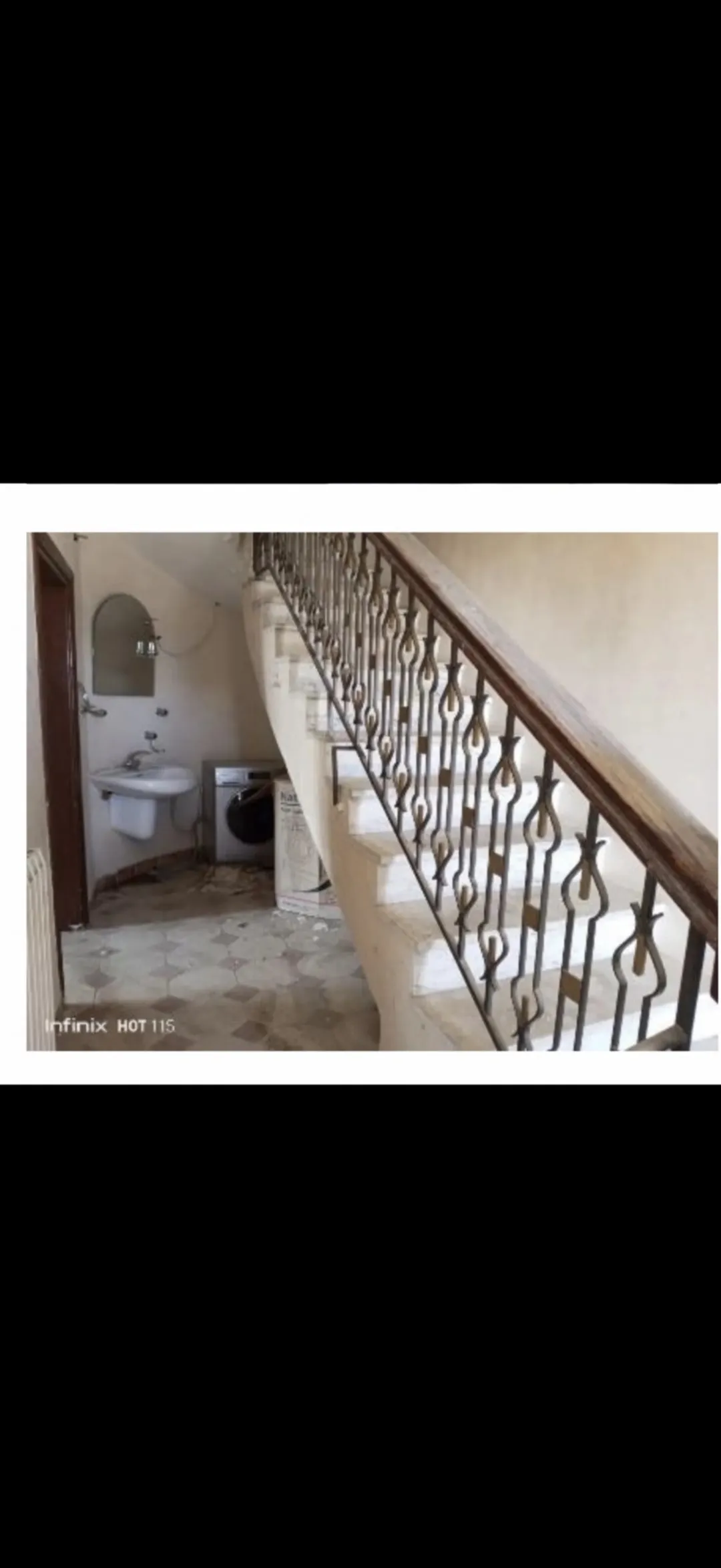 عمارة سكنية فاخرة تضم 8 شقق ودوبلكس طابقين مؤجرة بالكامل باستثناء الدوبلكس الذي يتميز بقوته وبنائه القديم الفريد