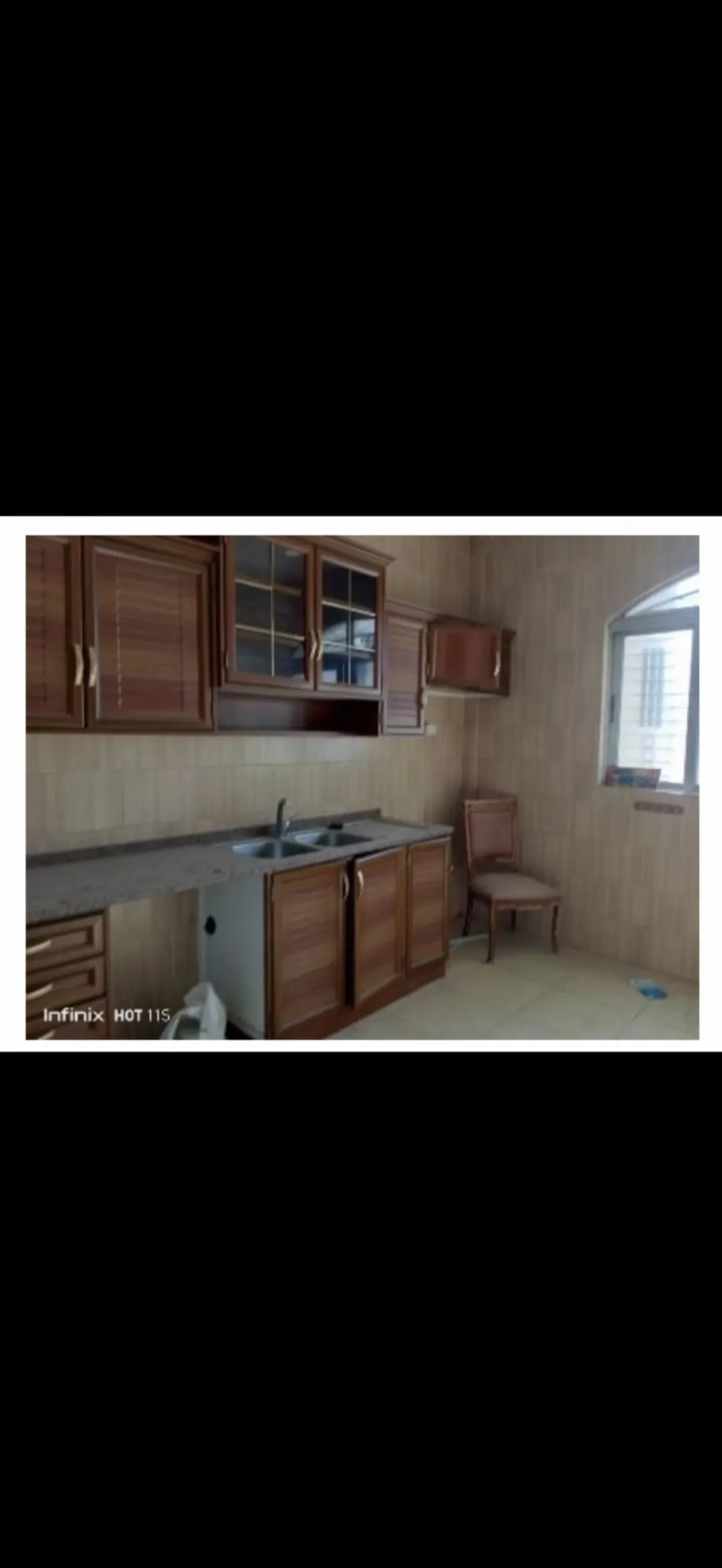 عمارة سكنية فاخرة تضم 8 شقق ودوبلكس طابقين مؤجرة بالكامل باستثناء الدوبلكس الذي يتميز بقوته وبنائه القديم الفريد