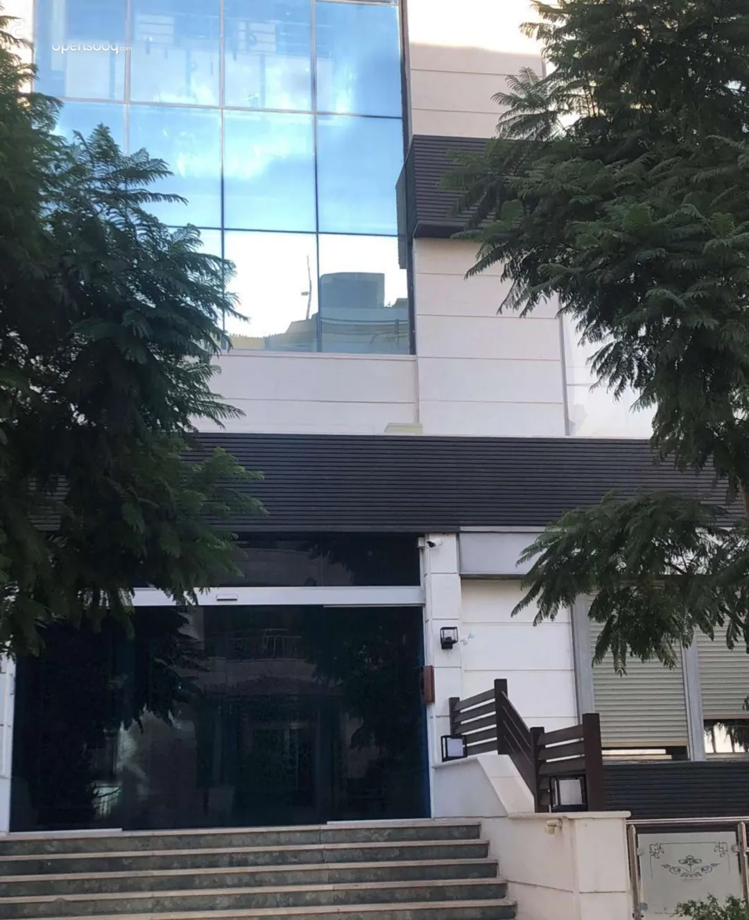 ad6560eef9_01_cleaned شقة فاخرة مفروشة في دير غبار – أول إيجار – مبنى راقي – عمان الاردن | ID 718316