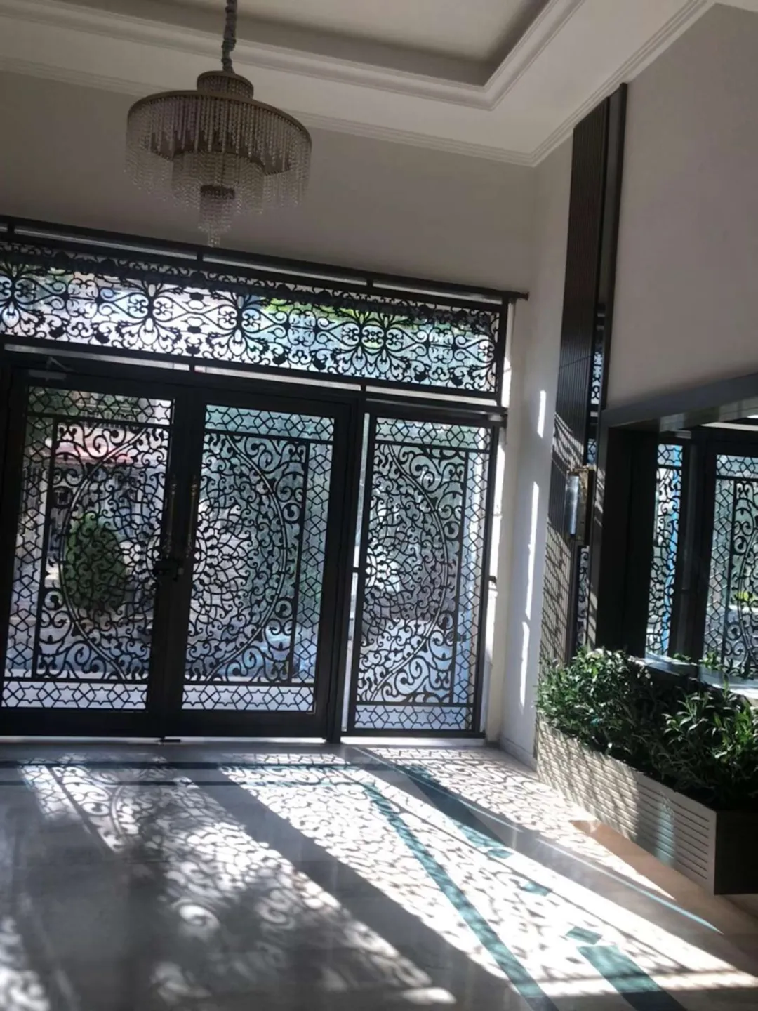 شقة فاخرة مفروشة في دير غبار – أول إيجار – مبنى راقي – عمان الاردن | ID 718316