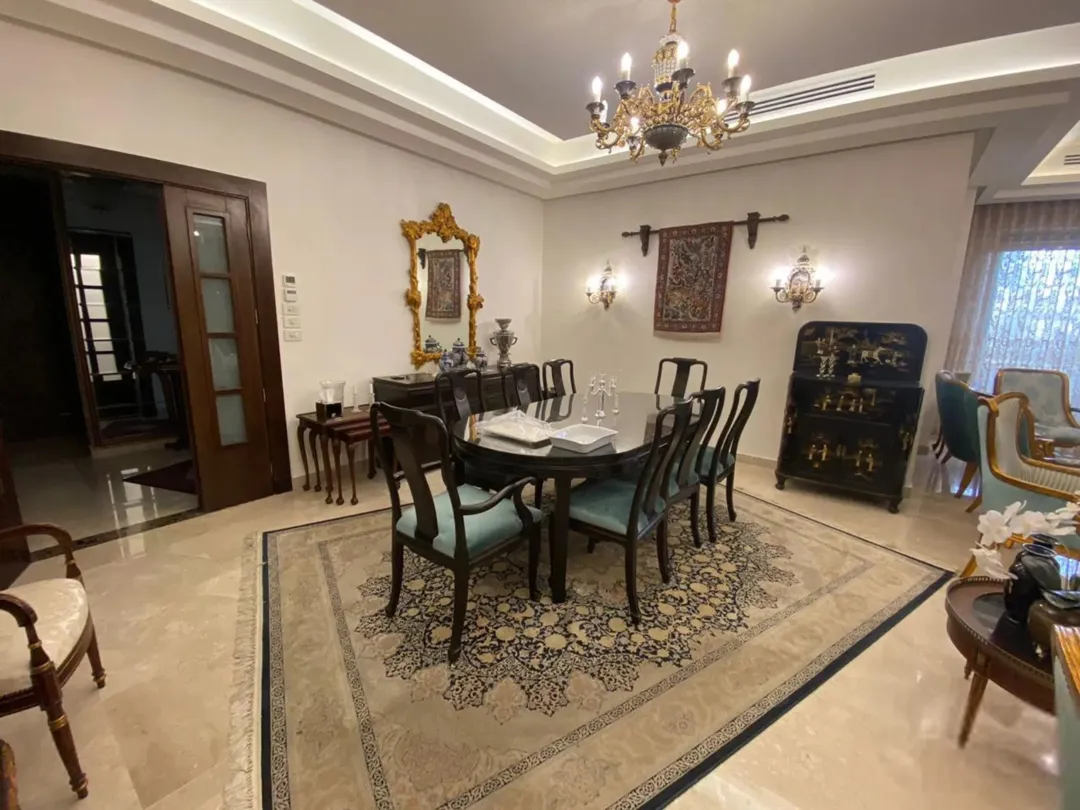 شقة فاخرة للبيع في دير غبار