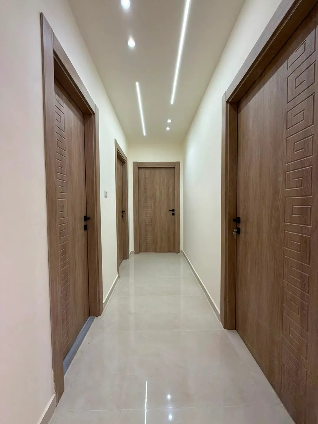 شقة بناء حديث لم تسكن بعد للبيع بالأقساط