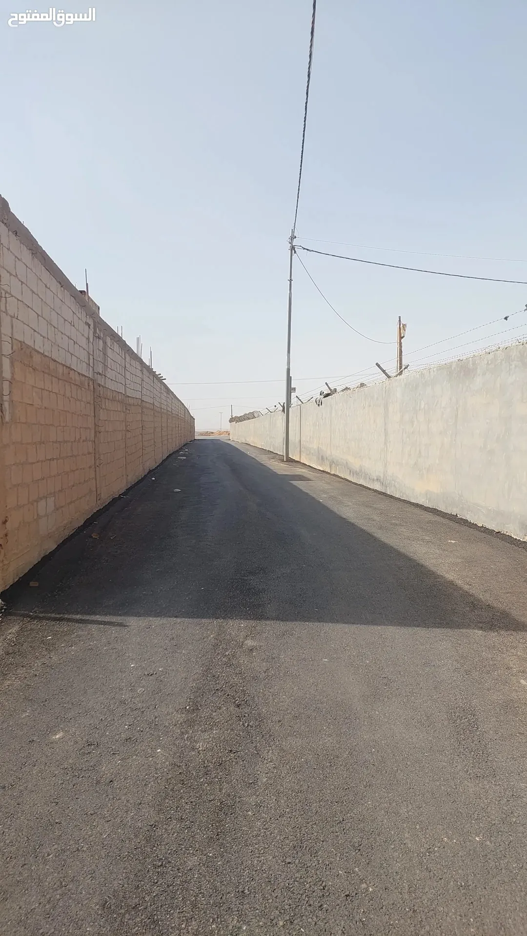 قطعة أرض صناعية مميزة للبيع في منطقة الموقر