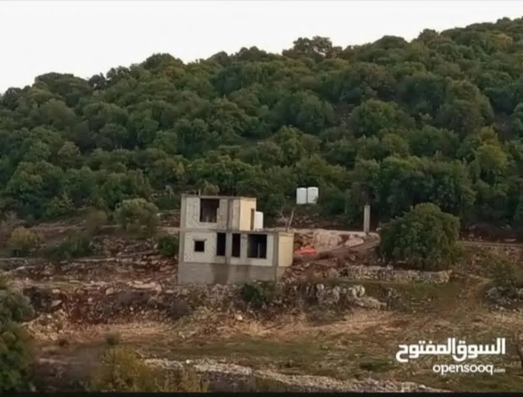 مزرعة ريفية مميزة للبيع في سوف، محافظة جرش