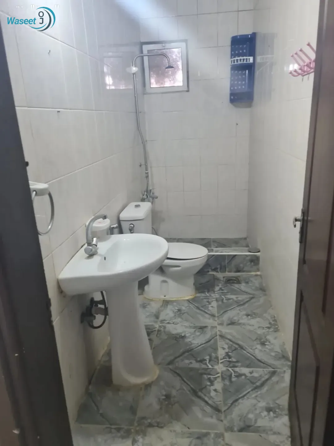 شقع للبيع مفابل مسجد علياء التل