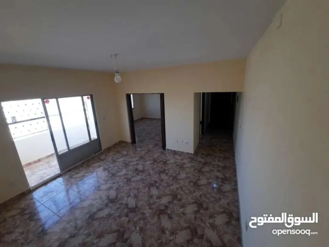 شقة للبيع في الزرقاء الجديدة بالقرب من دوار البتراوي