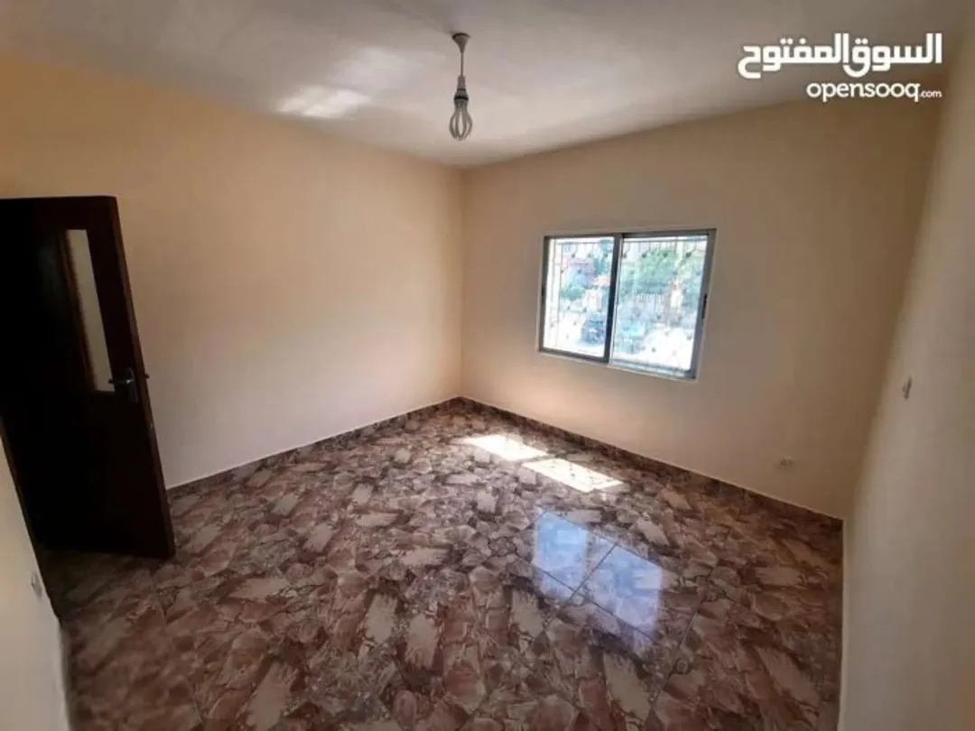 شقة للبيع في الزرقاء الجديدة بالقرب من دوار البتراوي