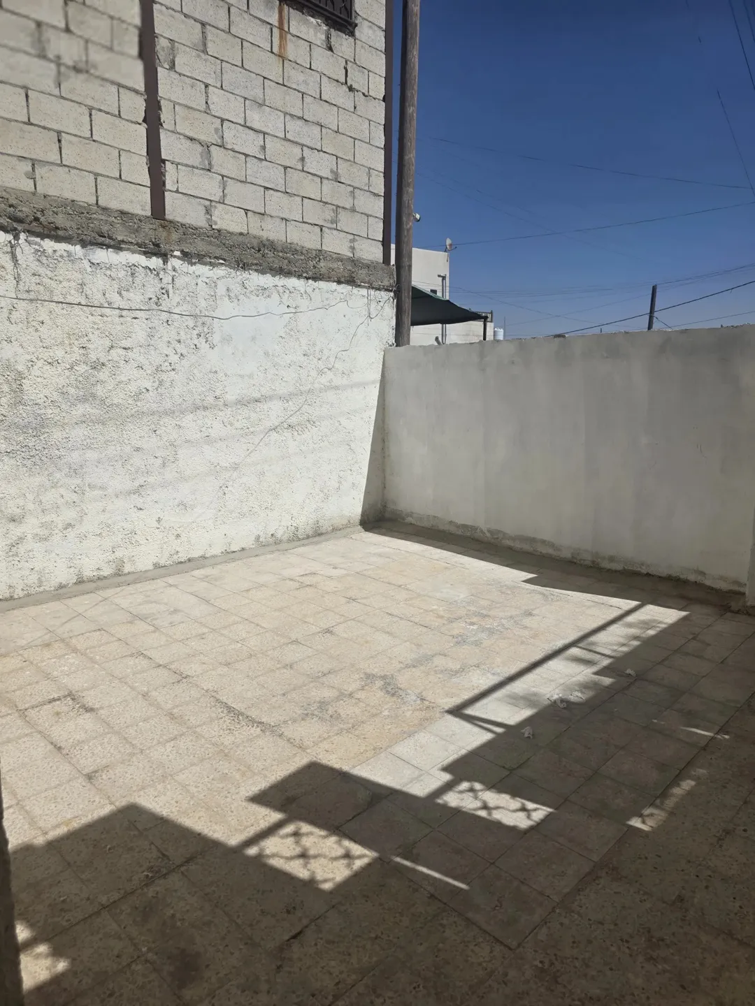 شقة أرضية مميزة للبيع في إسكان طلال
